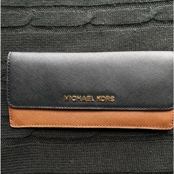 Michael Kors Wallet - Picture 1 of 4